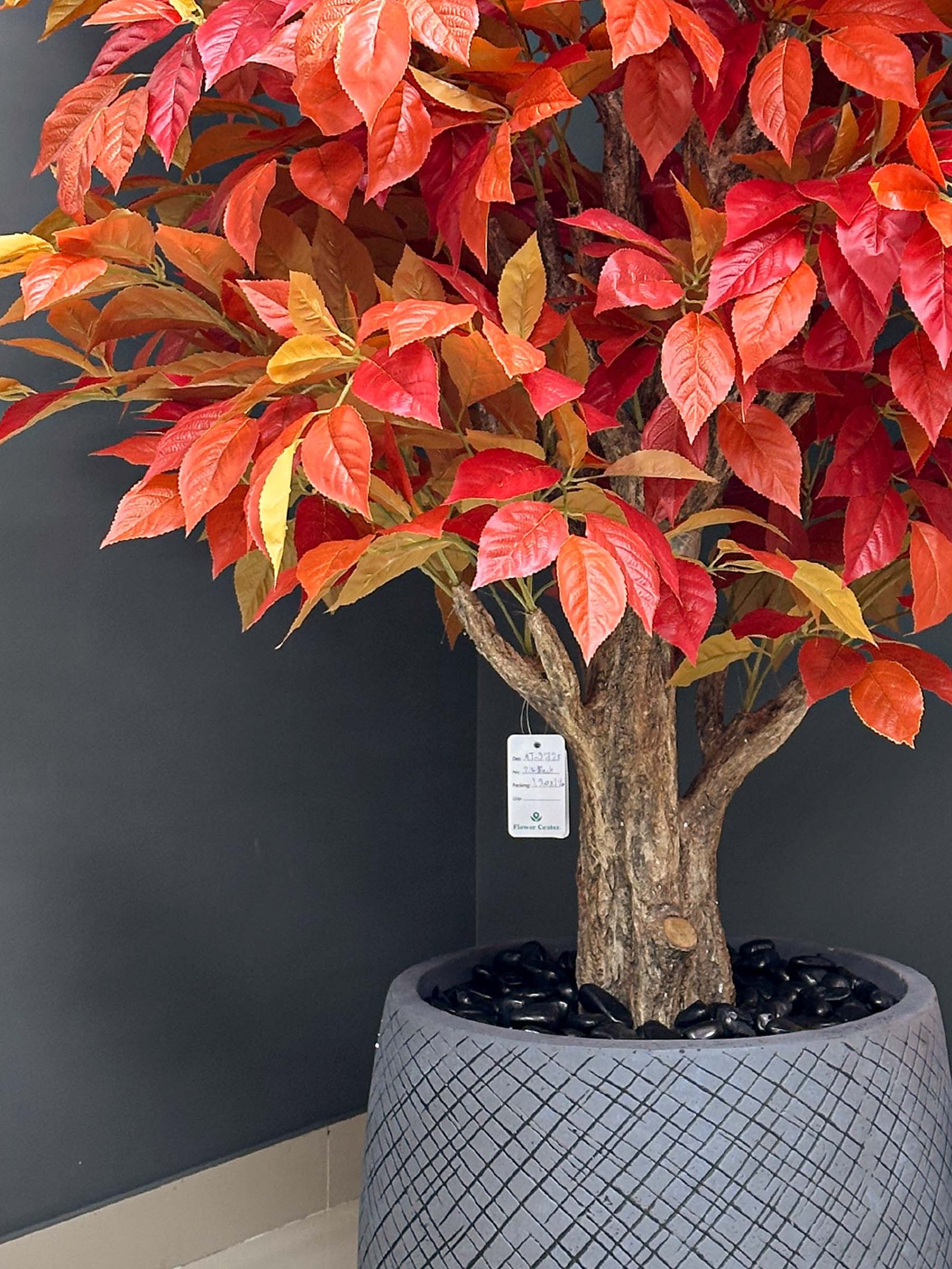 9728(2) Create a cozy atmosphere with our Artificial Decorative Tree with Autumn Leaves. A striking addition that suits homes and commercial spaces perfectly!