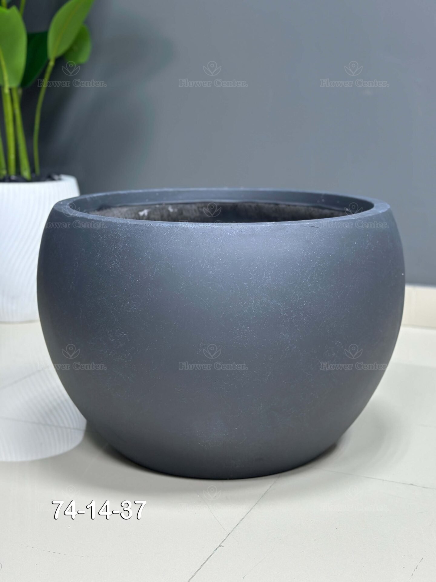 Fiberglass Pot 37cm