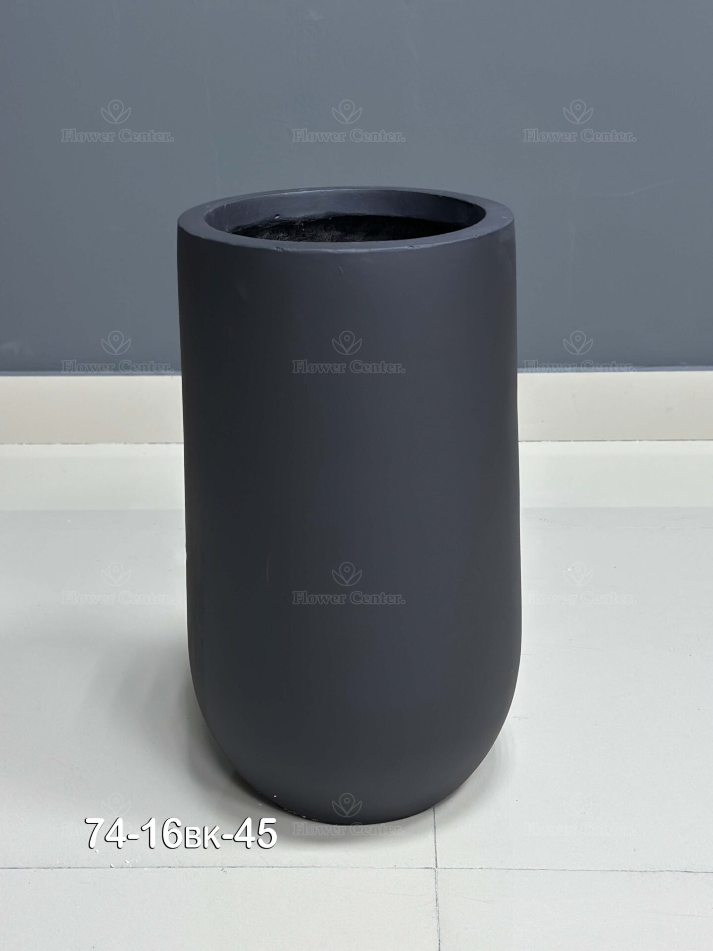 Fiberglass Black Pot 45cm