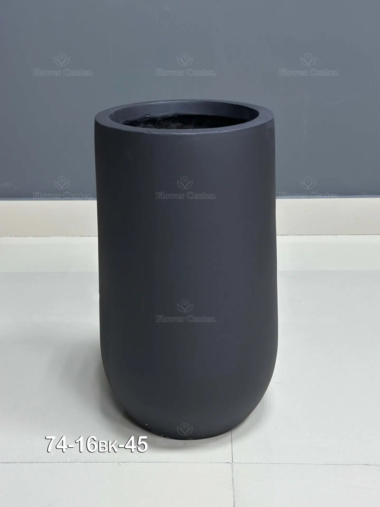 Fiberglass Black Pot 45cm