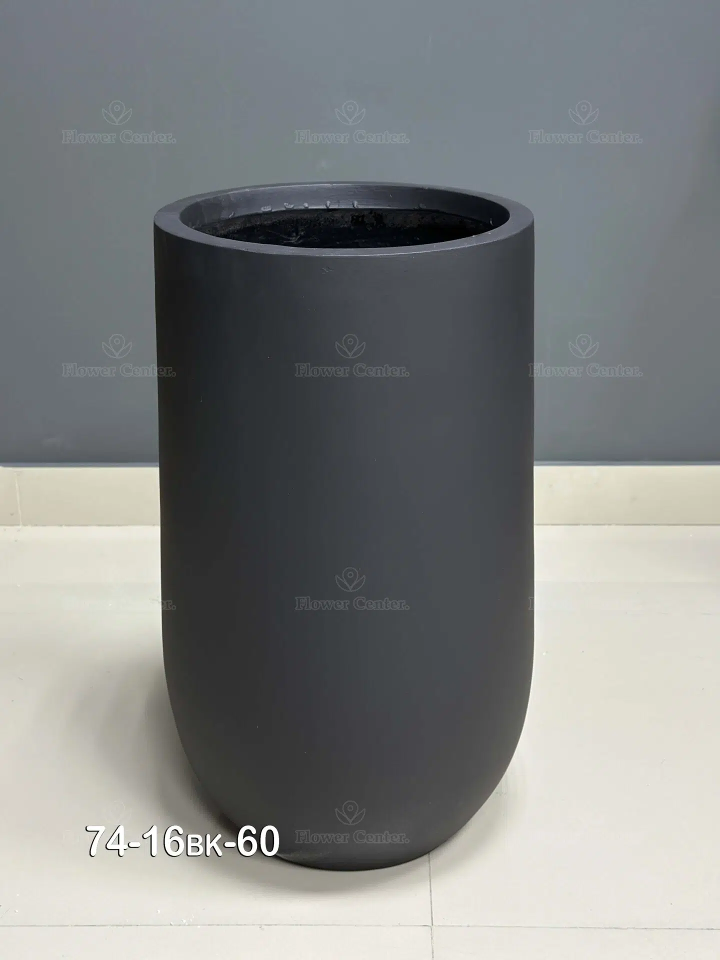 Fiberglass Black Pot 60cm