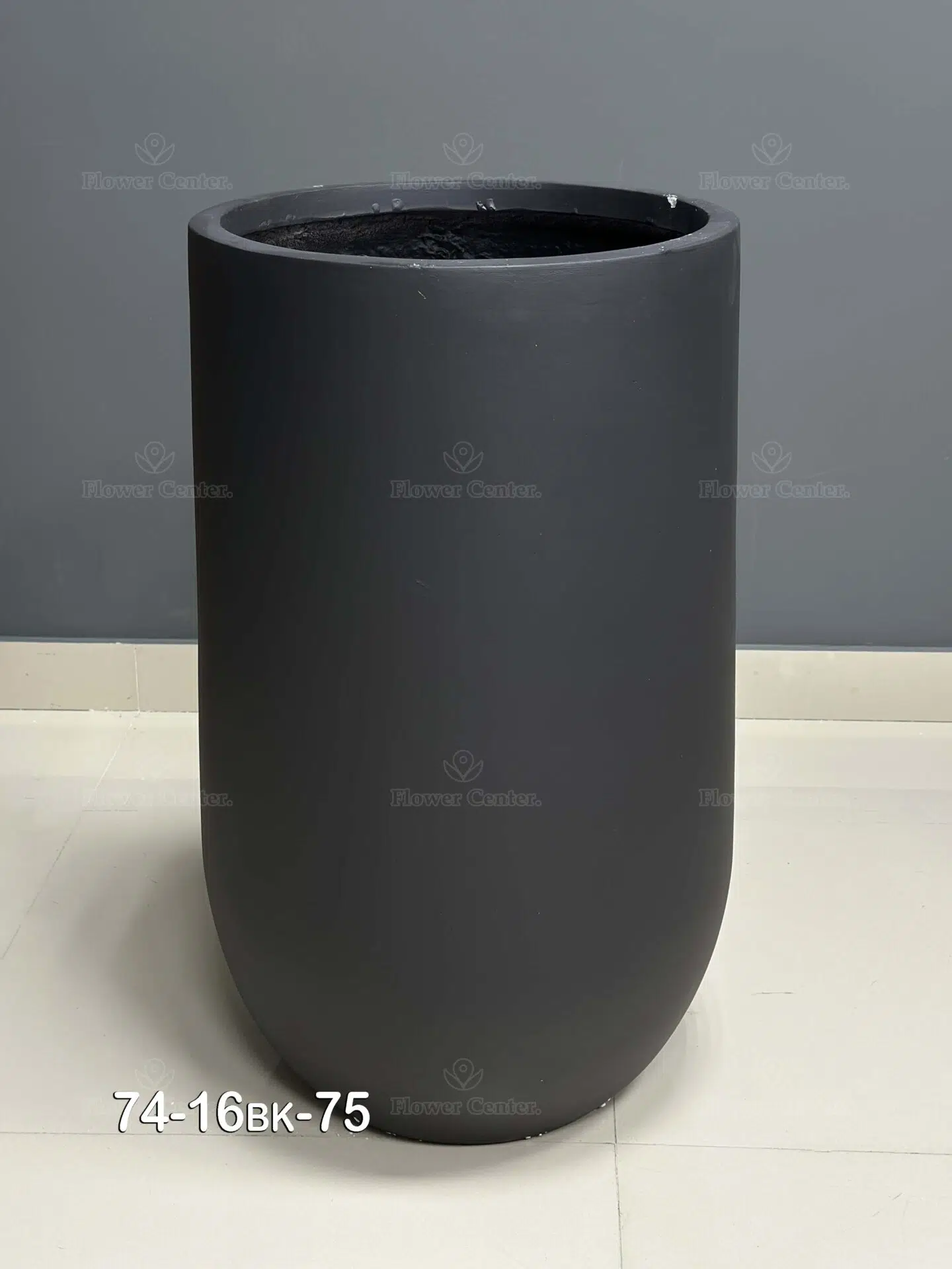 Fiberglass Black Pot 75cm