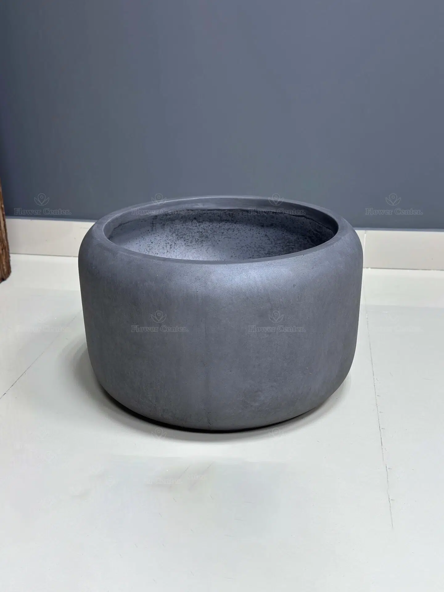 Fiberglass Dark Grey Pot 26cm