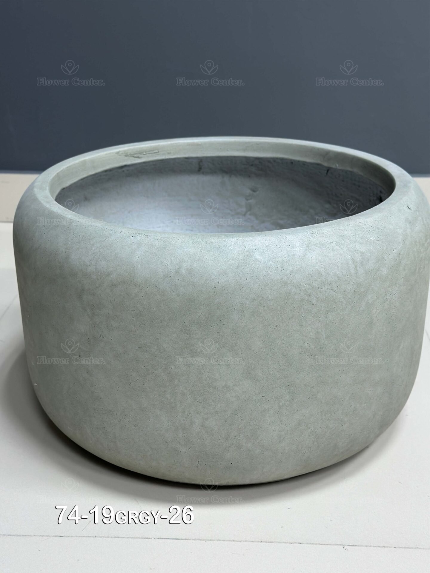 Fiberglass Grey Pot 26cm
