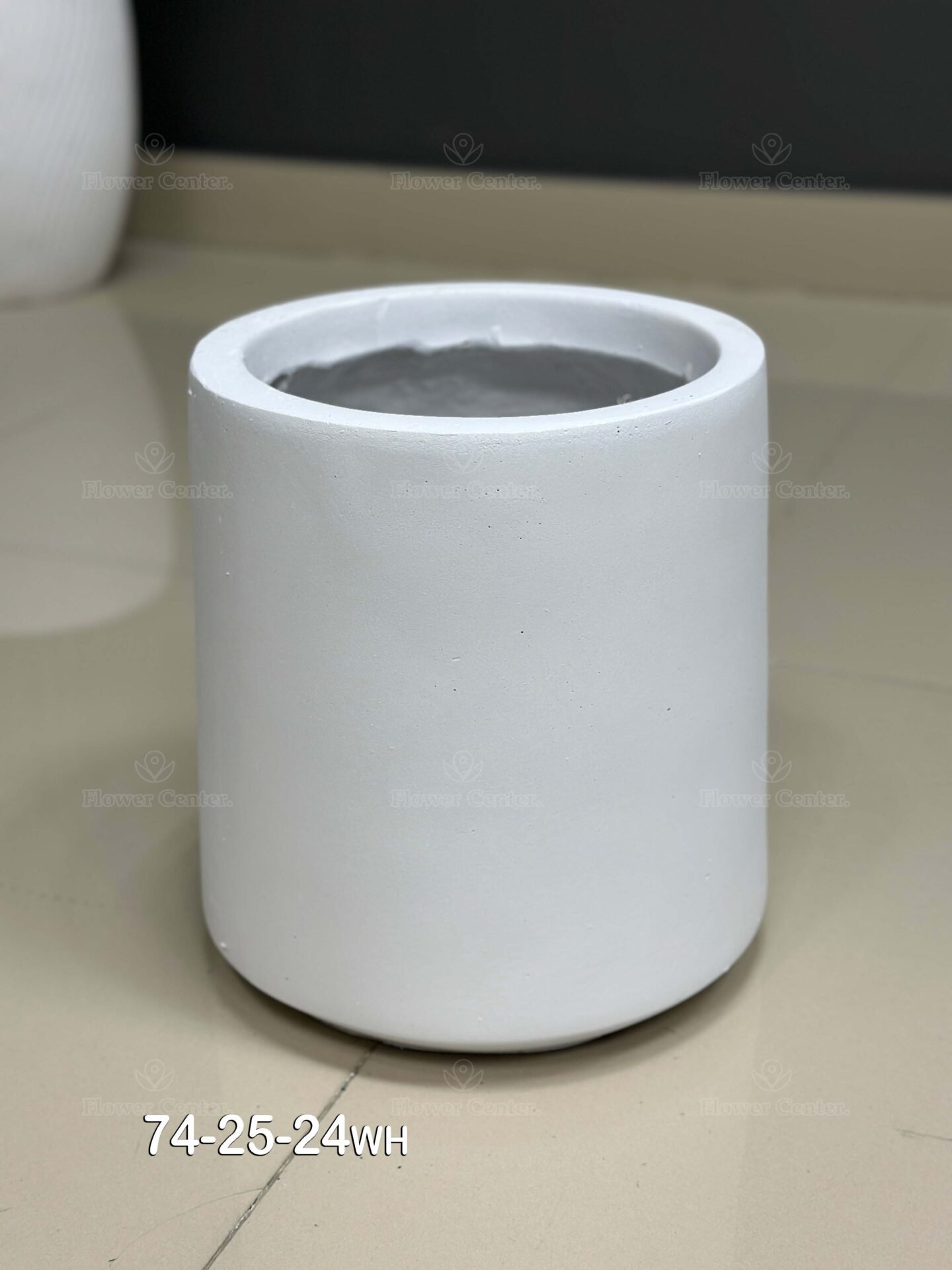 Fiberglass White Pot 24cm