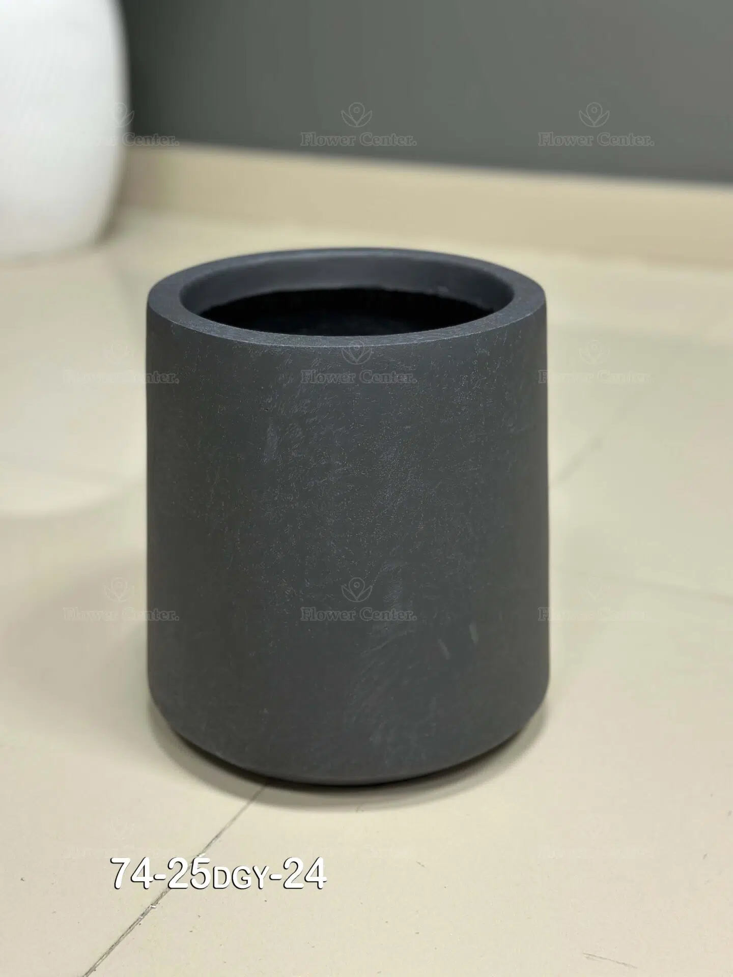 Fiberglass Dark Grey Pot 24cm