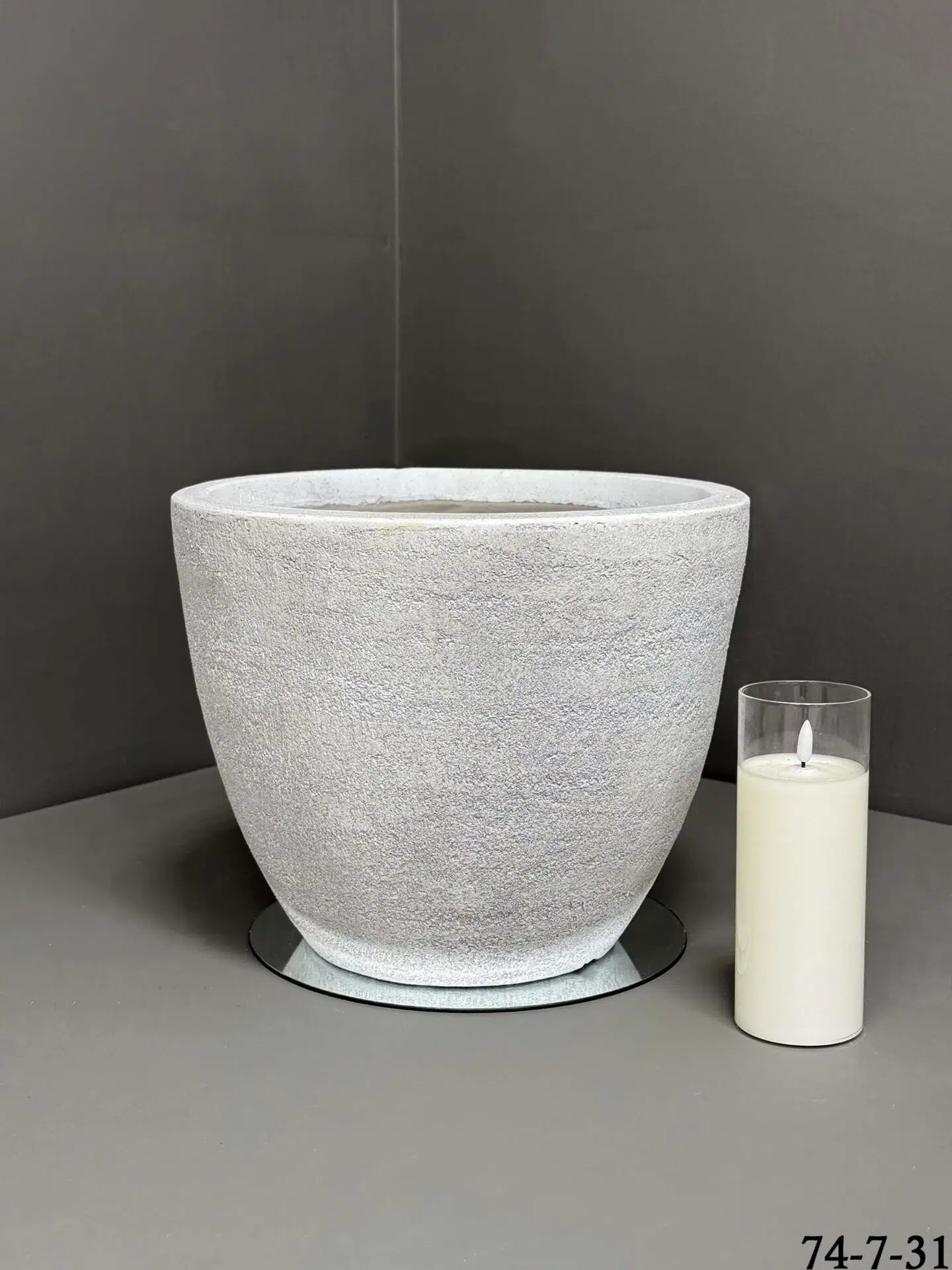 74-7-31 Fibreclay White Pot 31cm